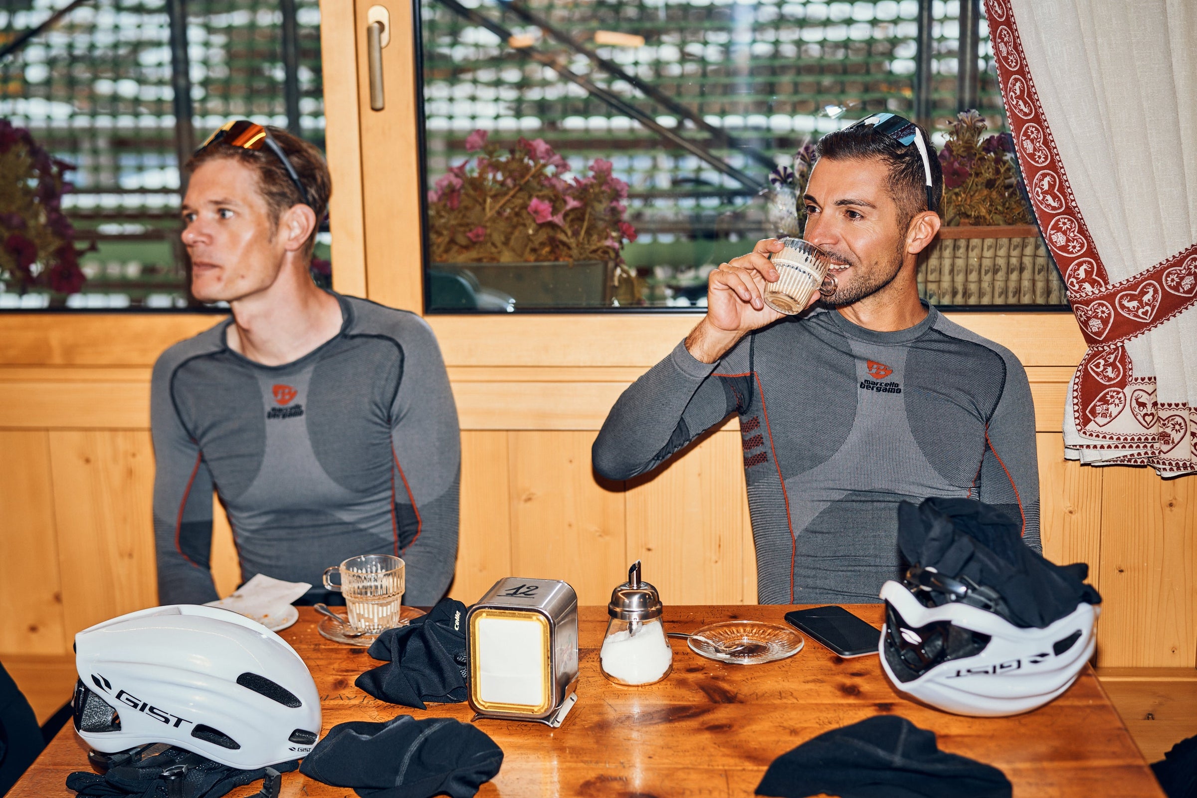 BASELAYER/SVEDUNDERTRØJER