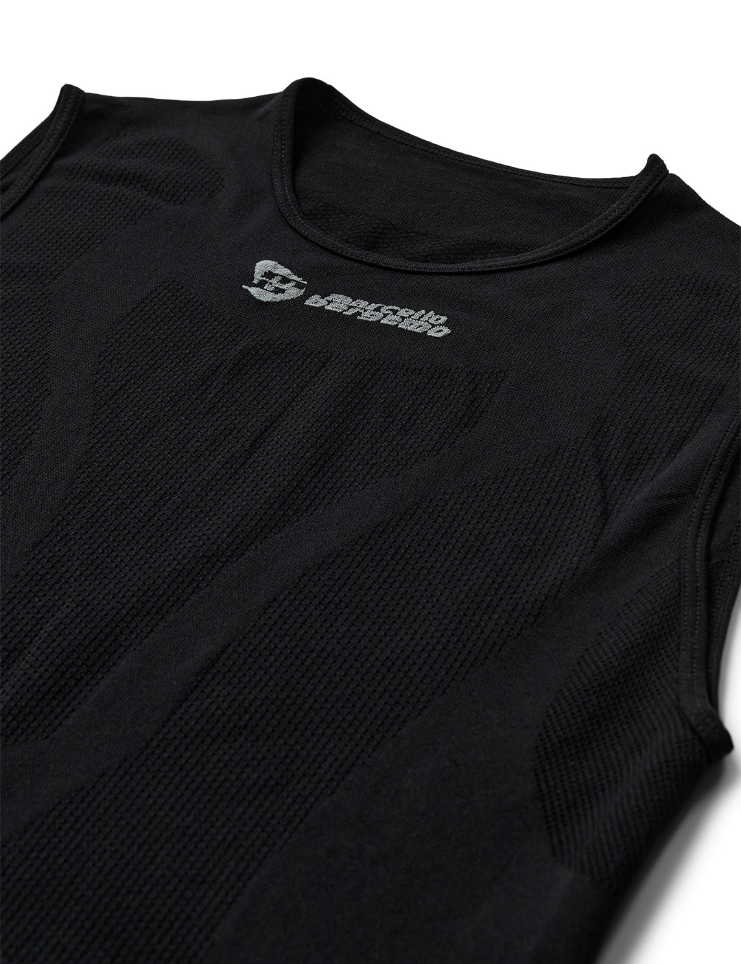 MB Q-SKIN SS SEAMLESS SVEDUNDERTRØJE - BLACK